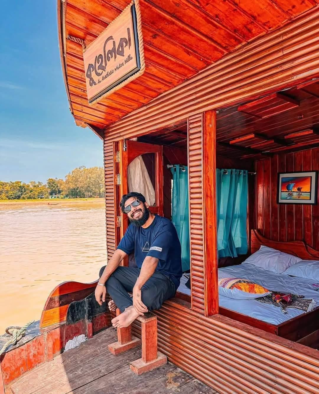 Exterior view of cabin deck